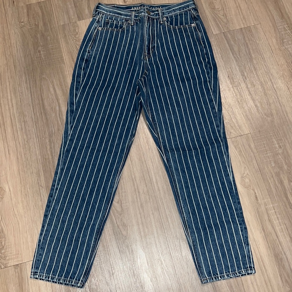 American Eagle • 8 Regular • Mom Jean